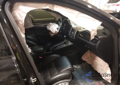 2018 Porsche Macan Turbo W/Performance Package z USA, uszkodzony, nr VIN WP1AF2A58JLB70887